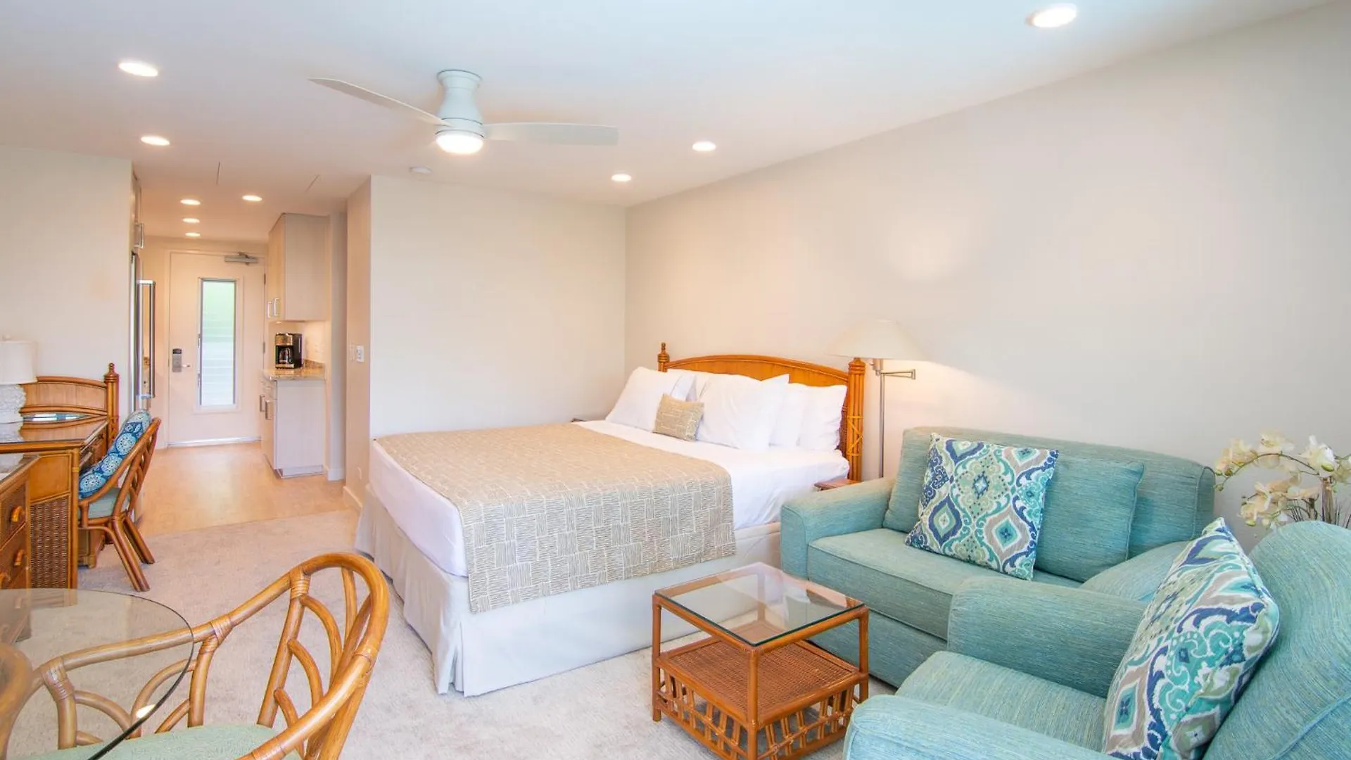Napili Surf Beach Resort By Castle Kapalua USA